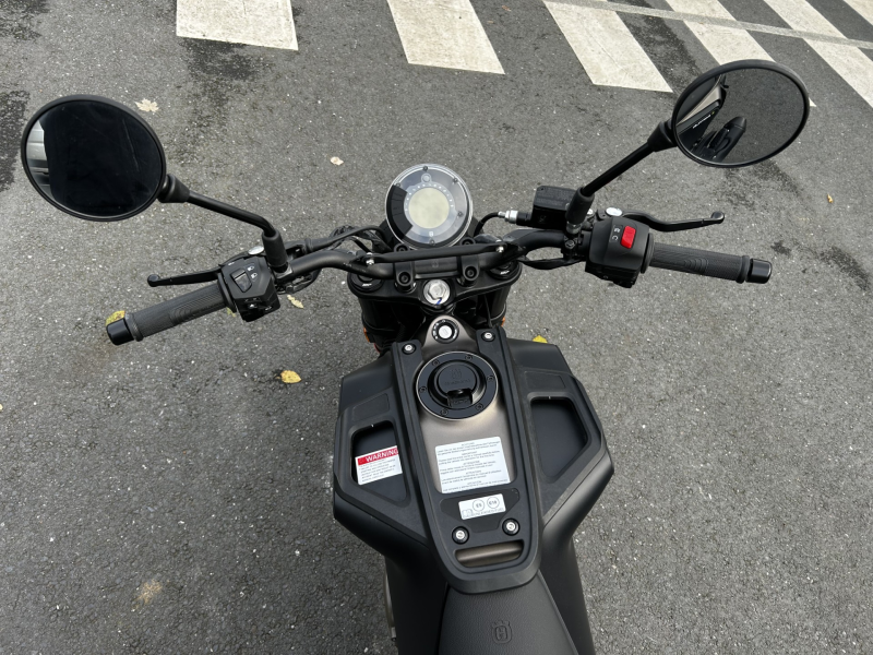 Husqvarna SVARTPILEN 401 