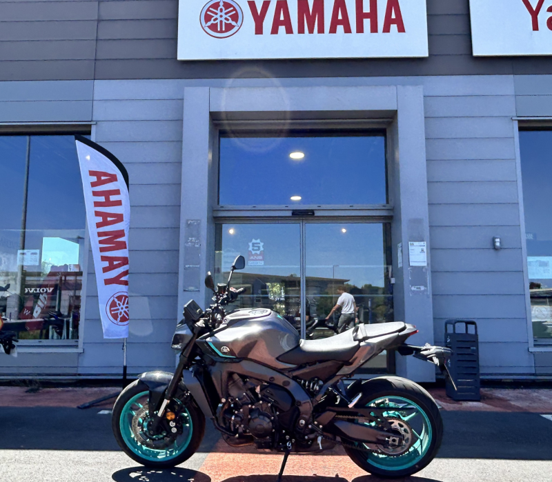 Yamaha MT-09  Y-AMT