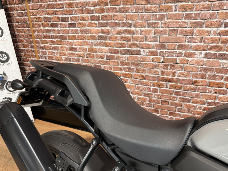 HARLEY DAVIDSON ADVENTURE PAN AMERICA 1250 ST 