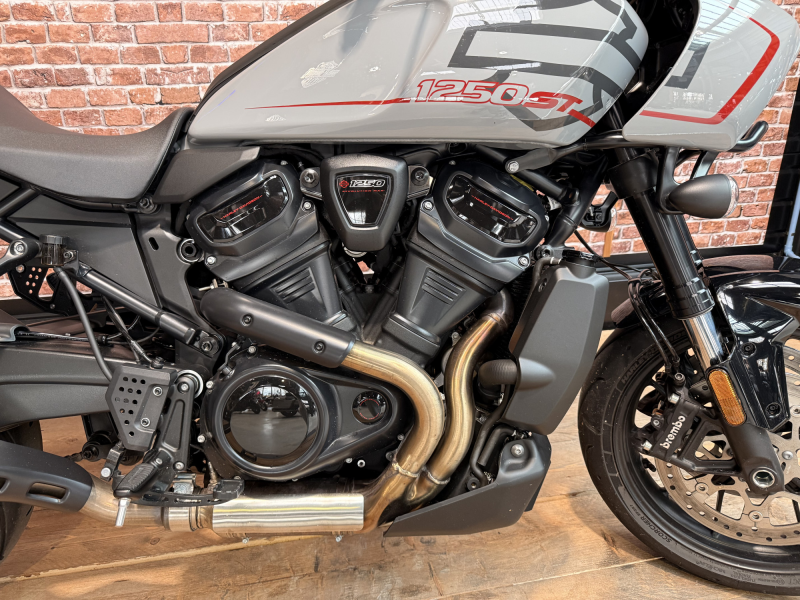 HARLEY DAVIDSON ADVENTURE PAN AMERICA 1250 ST 