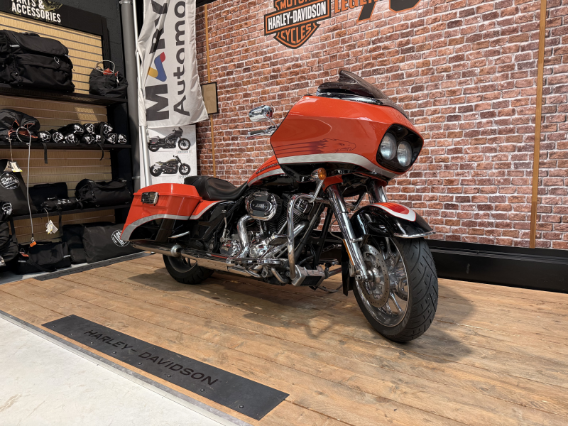 HARLEY DAVIDSON TOURING ROAD GLIDE 1800 CVO 