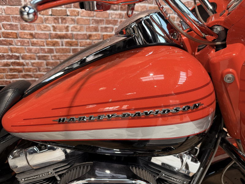 HARLEY DAVIDSON TOURING ROAD GLIDE 1800 CVO 