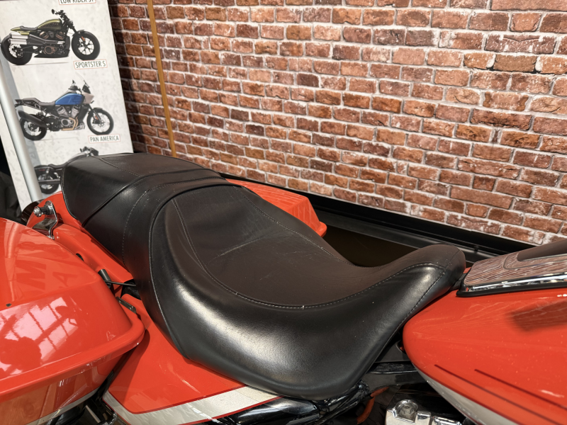 HARLEY DAVIDSON TOURING ROAD GLIDE 1800 CVO 