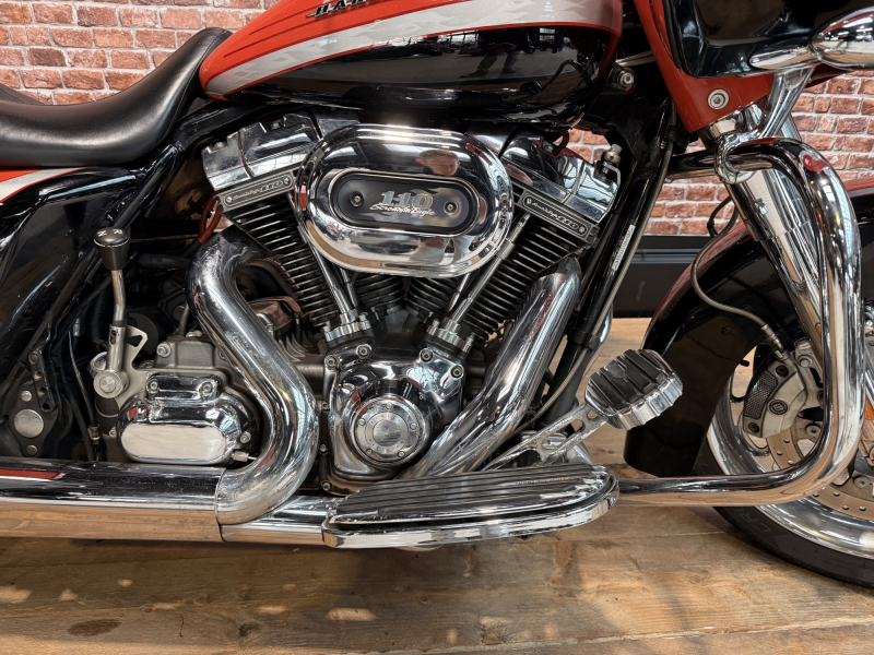 HARLEY DAVIDSON TOURING ROAD GLIDE 1800 CVO 