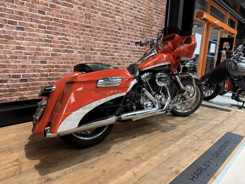 HARLEY DAVIDSON TOURING ROAD GLIDE 1800 CVO 