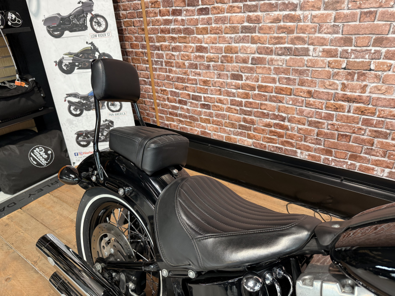 HARLEY DAVIDSON SOFTAIL SLIM 1690 