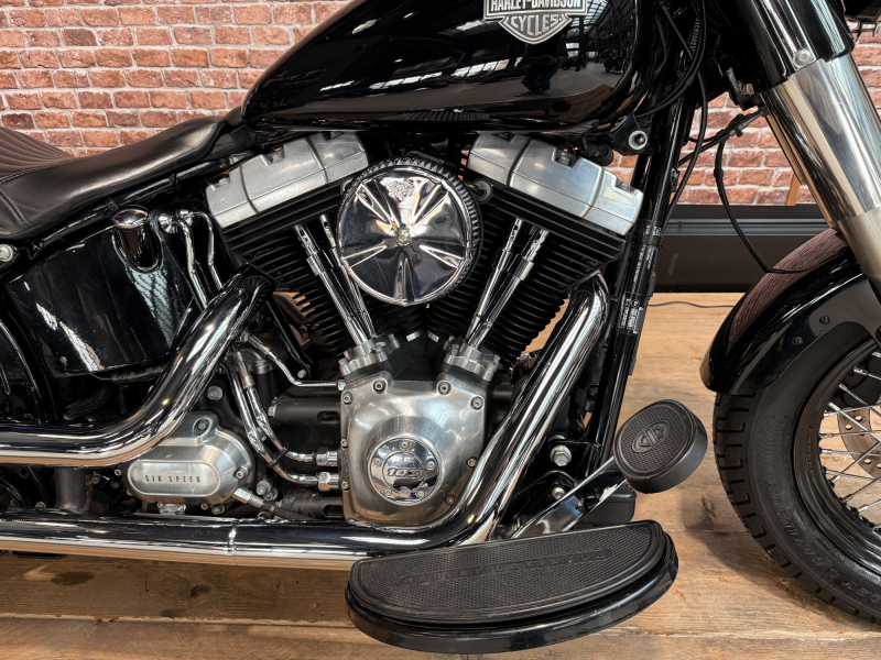 HARLEY DAVIDSON SOFTAIL SLIM 1690 
