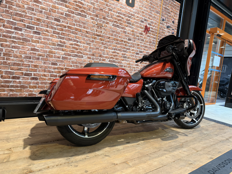 HARLEY DAVIDSON TOURING STREET GLIDE 1923 