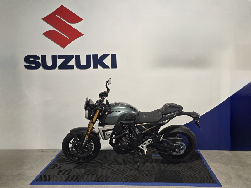 Suzuki GSX-8T 