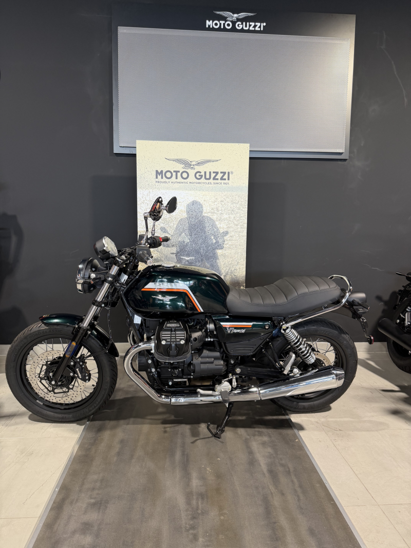 Moto Guzzi V7 SPECIAL 