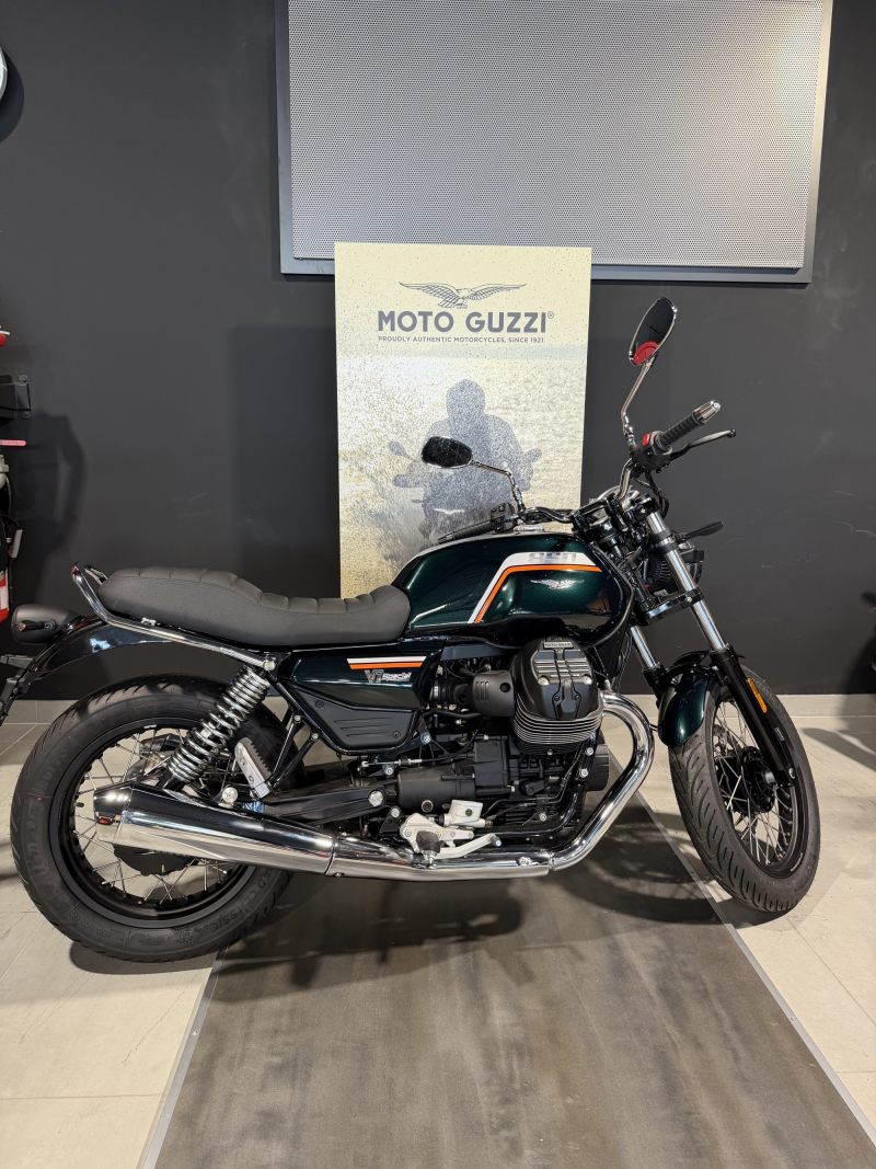 Moto Guzzi V7 SPECIAL 