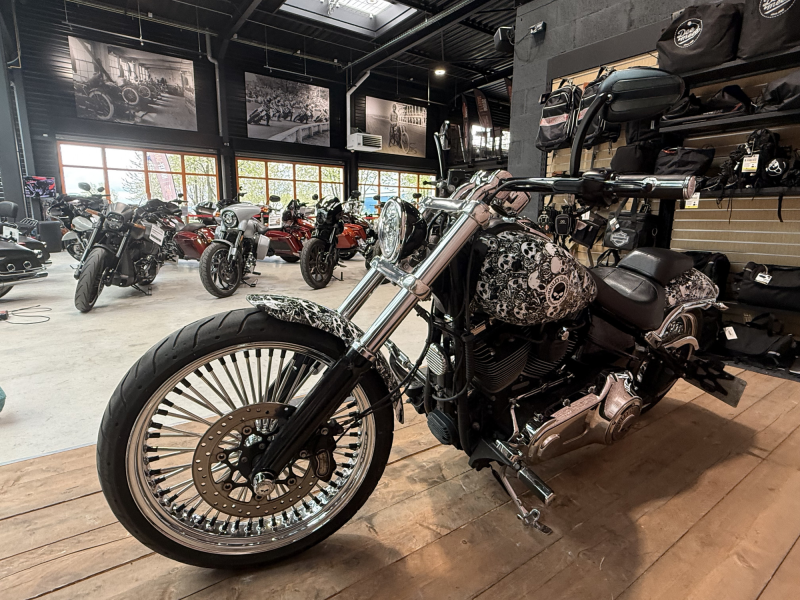 HARLEY DAVIDSON SOFTAIL BREAKOUT 1690 