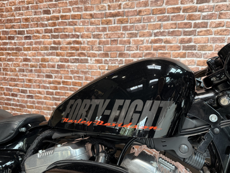 HARLEY DAVIDSON SPORTSTER FORTY-EIGHT 1200 