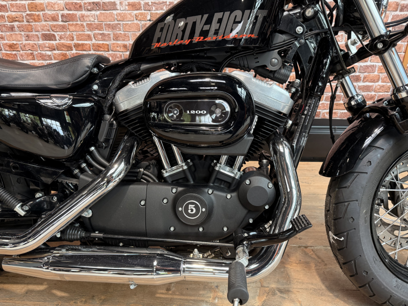 HARLEY DAVIDSON SPORTSTER FORTY-EIGHT 1200 