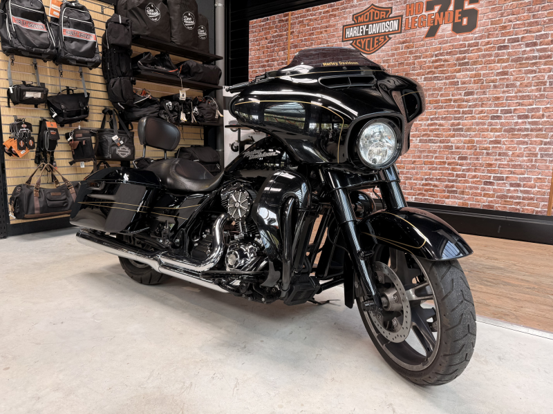 HARLEY DAVIDSON TOURING STREET GLIDE 1690 