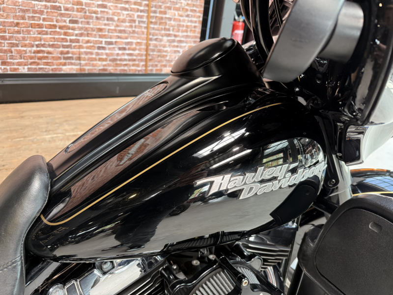 HARLEY DAVIDSON TOURING STREET GLIDE 1690 