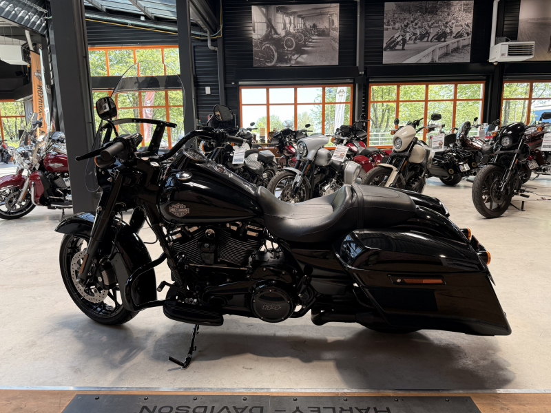 HARLEY DAVIDSON TOURING ROAD KING 1868 SPECIAL 