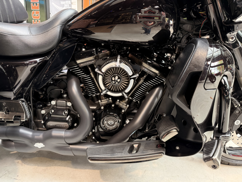 HARLEY DAVIDSON TRIKE TRI GLIDE 1923 CVO 