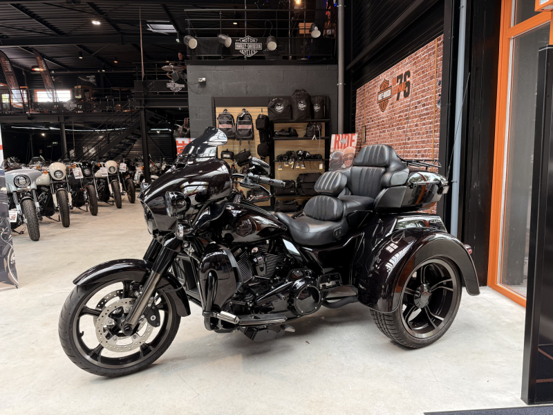 HARLEY DAVIDSON TRIKE TRI GLIDE 1923 CVO 