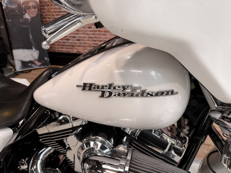 HARLEY DAVIDSON TOURING STREET GLIDE 1690 