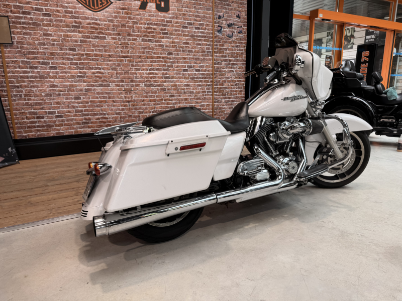 HARLEY DAVIDSON TOURING STREET GLIDE 1690 