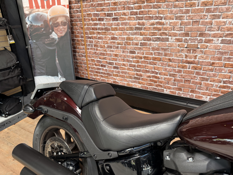 HARLEY DAVIDSON SOFTAIL LOW RIDER 1868 S 