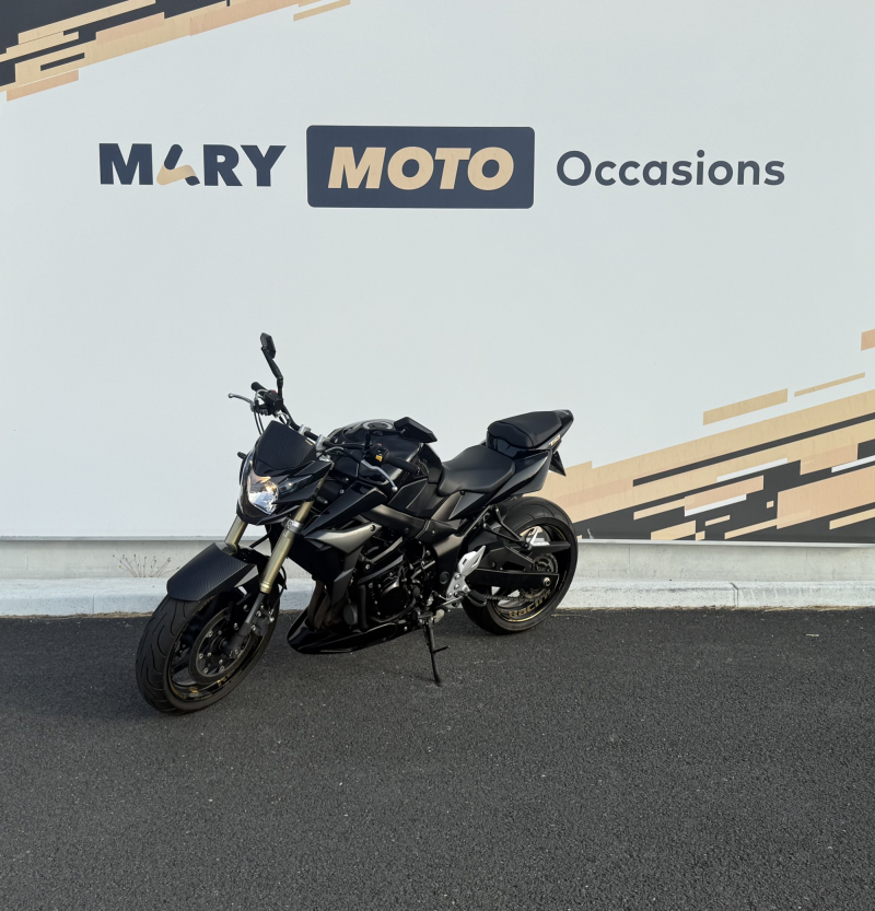 Suzuki GSR 750 