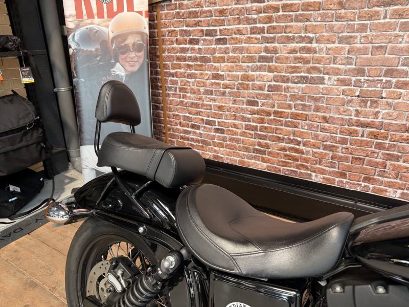 HARLEY DAVIDSON DYNA STREET BOB 1690 