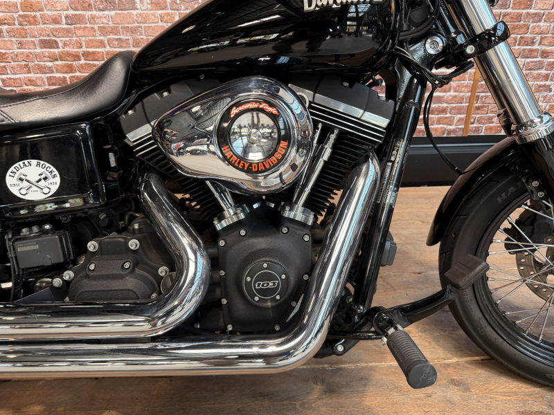 HARLEY DAVIDSON DYNA STREET BOB 1690 