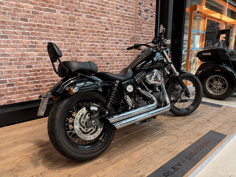 HARLEY DAVIDSON DYNA STREET BOB 1690 