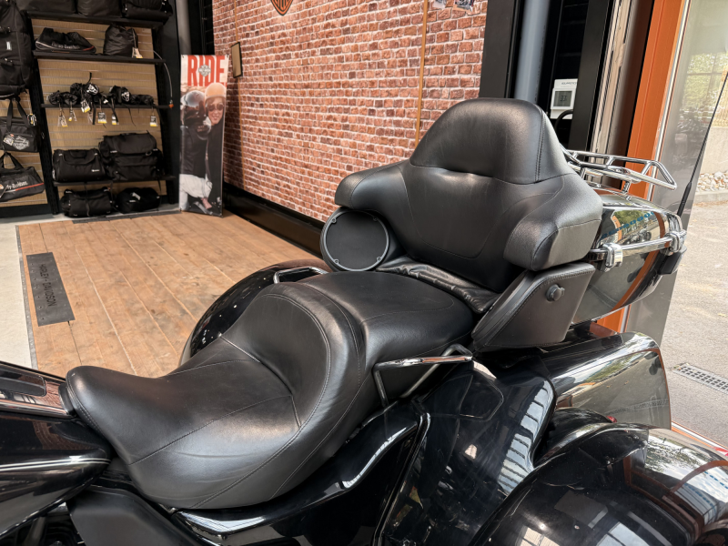 HARLEY DAVIDSON TRIKE TRI GLIDE 1690 