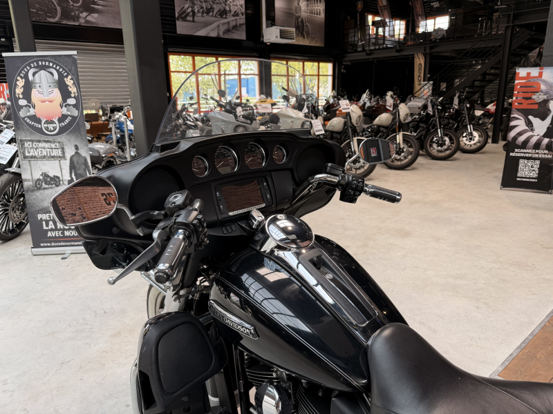 HARLEY DAVIDSON TRIKE TRI GLIDE 1690 