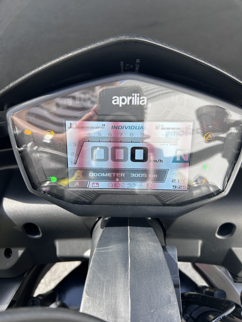 Aprilia TUONO 660 