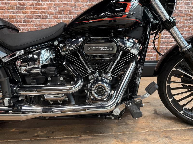 HARLEY DAVIDSON SOFTAIL BREAKOUT 1923 