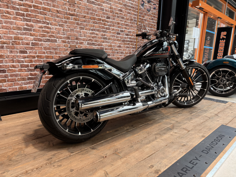 HARLEY DAVIDSON SOFTAIL BREAKOUT 1923 