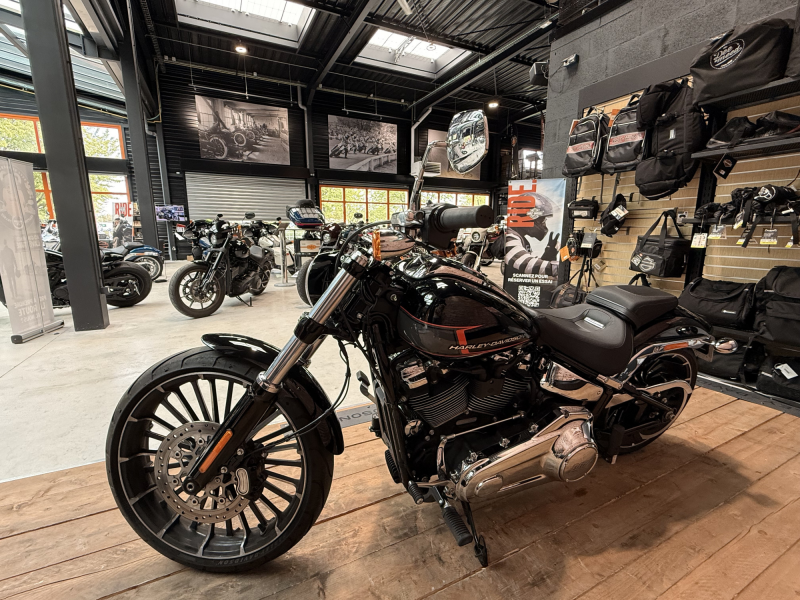 HARLEY DAVIDSON SOFTAIL BREAKOUT 1923 