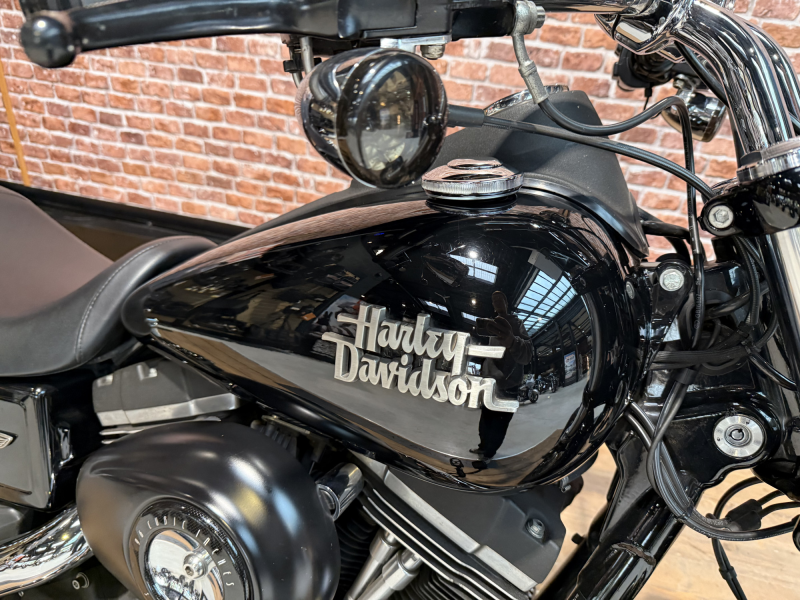 HARLEY DAVIDSON DYNA STREET BOB 1584 