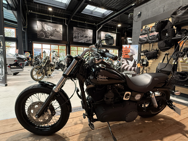 HARLEY DAVIDSON DYNA STREET BOB 1584 