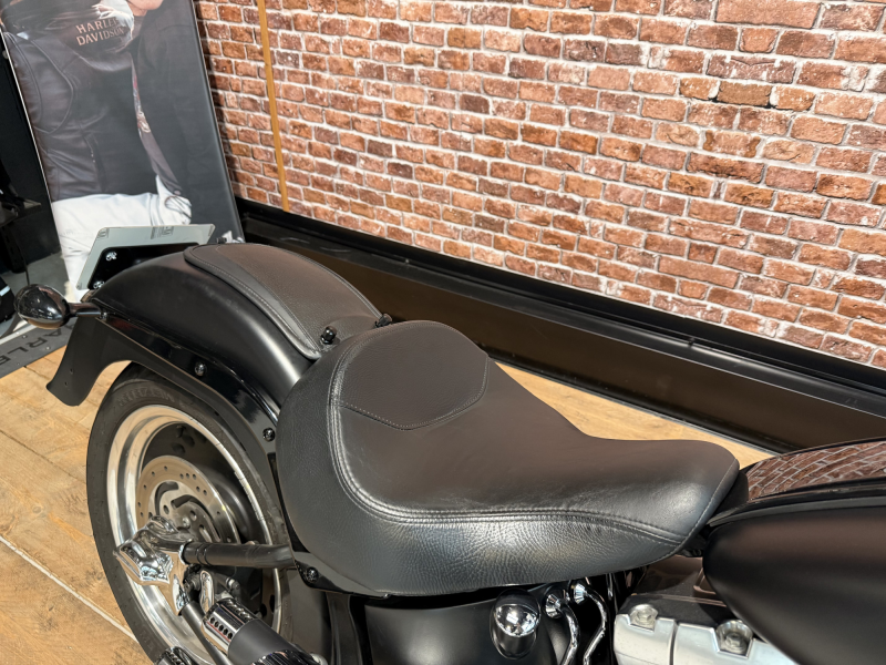 HARLEY DAVIDSON SOFTAIL FAT BOY 1690 