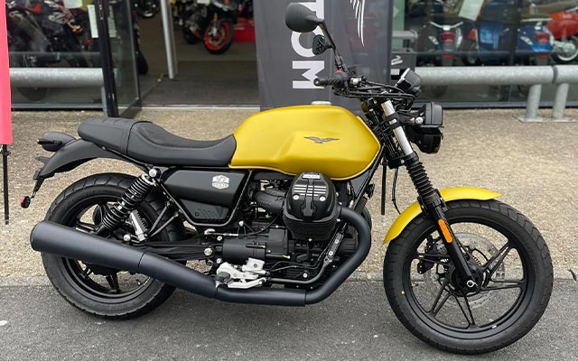 Moto Guzzi V7 Stone Gialo Metallico Mary Moto Moto Guzzi V7 Stone Gialo Metallico Mary Moto
