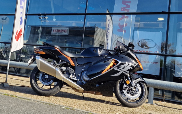 Suzuki GSX-R 1340 HAYABUSA est disponible à l'essai chez Suzuki Caen Mary Moto Suzuki GSX-R 1340 HAYABUSA est disponible à l'essai chez Suzuki Caen Mary Moto